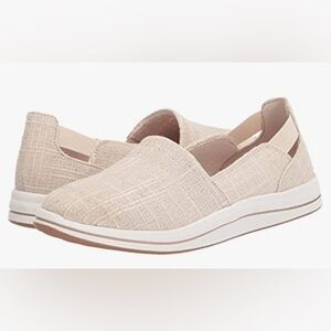 NEW Clarks Cloudsteppers Breeze Step Women's Ivory Sparkly Canvas Sneaker 7.5